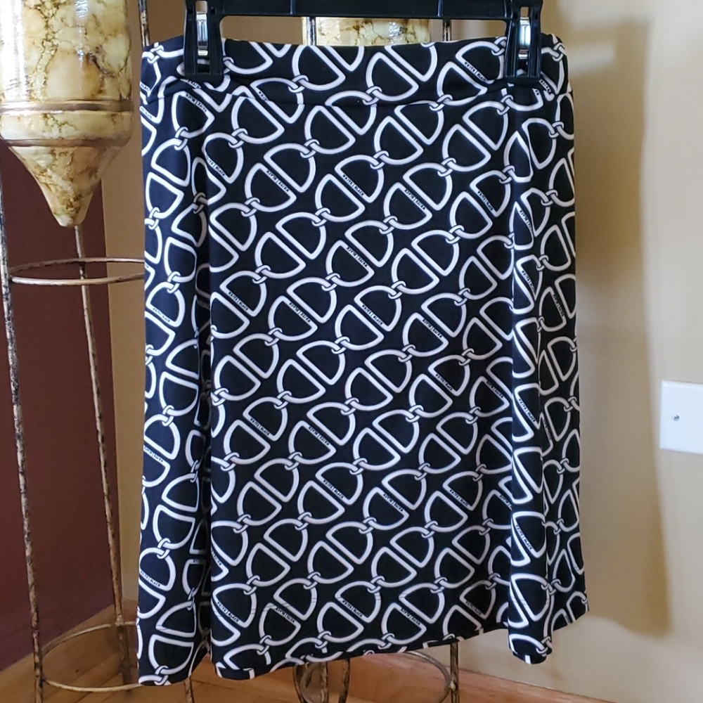 White House Black Market Line A skirt